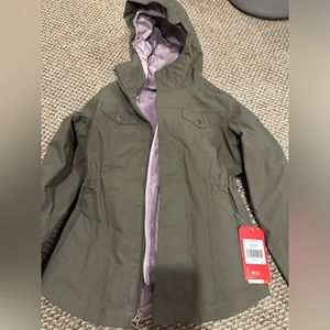 NWT The North Face Osalita 2.0 Triclimate Jacket Girls Size M (10-12).